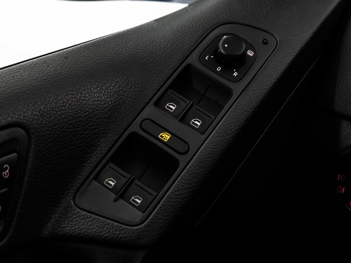Купить Volkswagen Tiguan с пробегом. Фото: #19