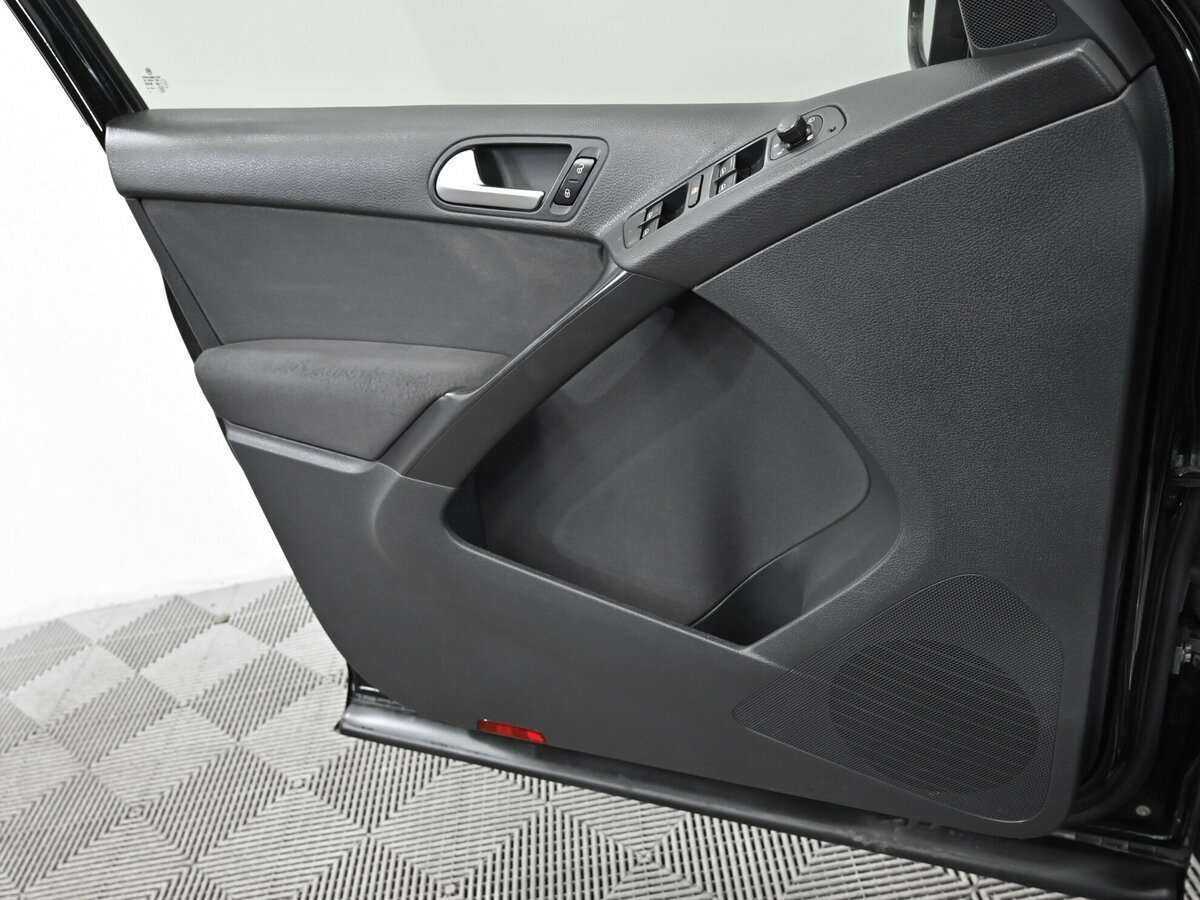 Купить Volkswagen Tiguan с пробегом. Фото: #6