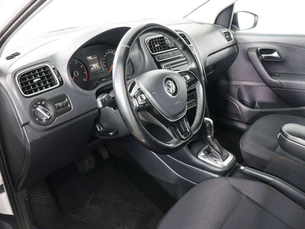 Купить Volkswagen Polo с пробегом. Фото: #8