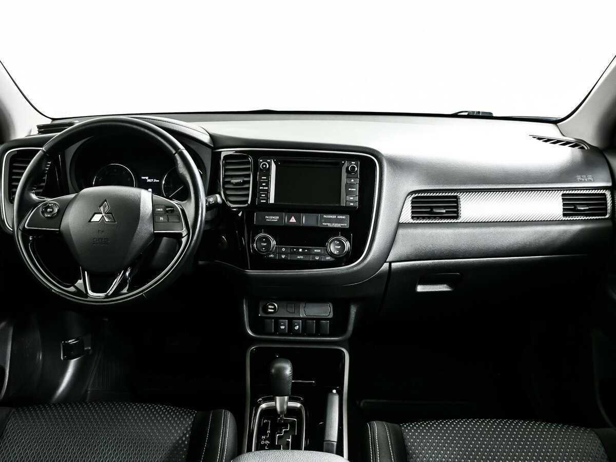 Купить Mitsubishi Outlander с пробегом. Фото: #10