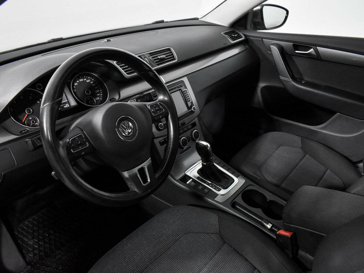 Купить Volkswagen Passat с пробегом. Фото: #6