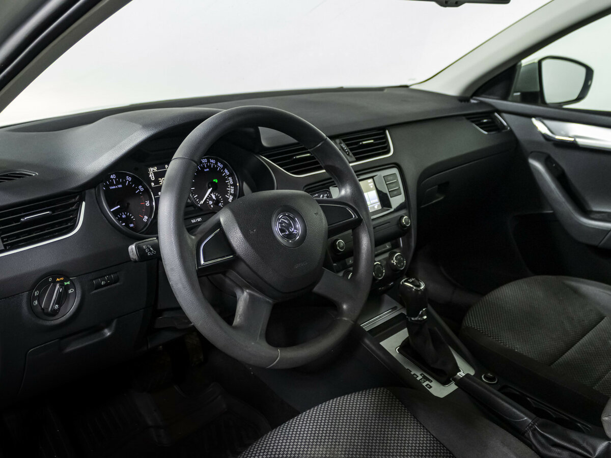 Купить Skoda Octavia с пробегом. Фото: #7