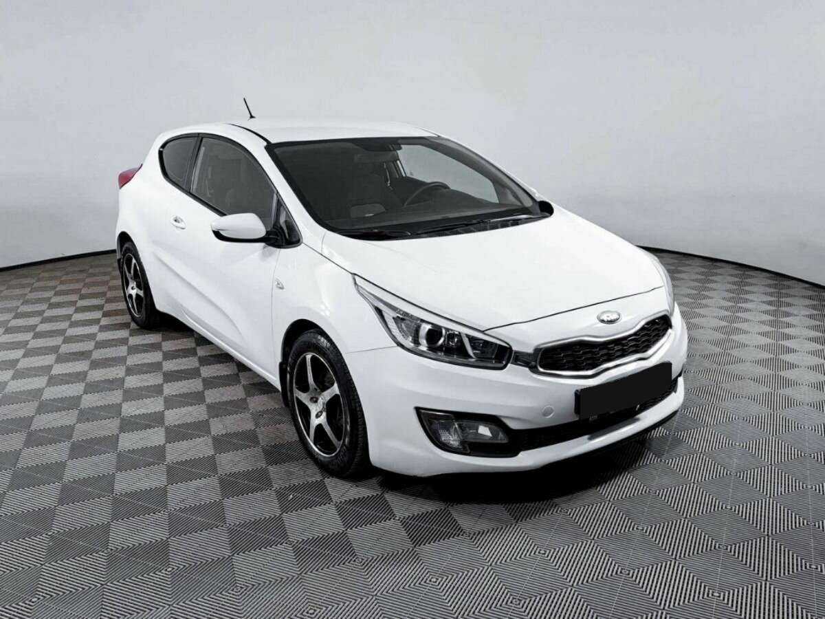 Купить Kia Ceed с пробегом. Фото: #2