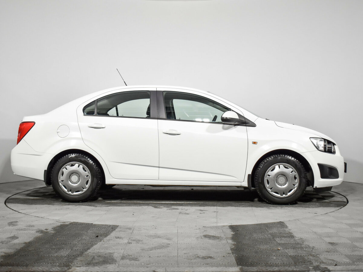 Купить Chevrolet Aveo с пробегом. Фото: #3