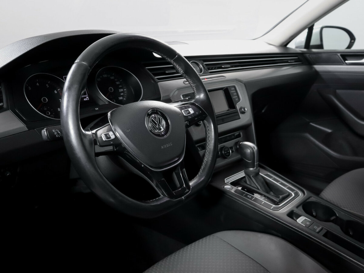Купить Volkswagen Passat с пробегом. Фото: #12