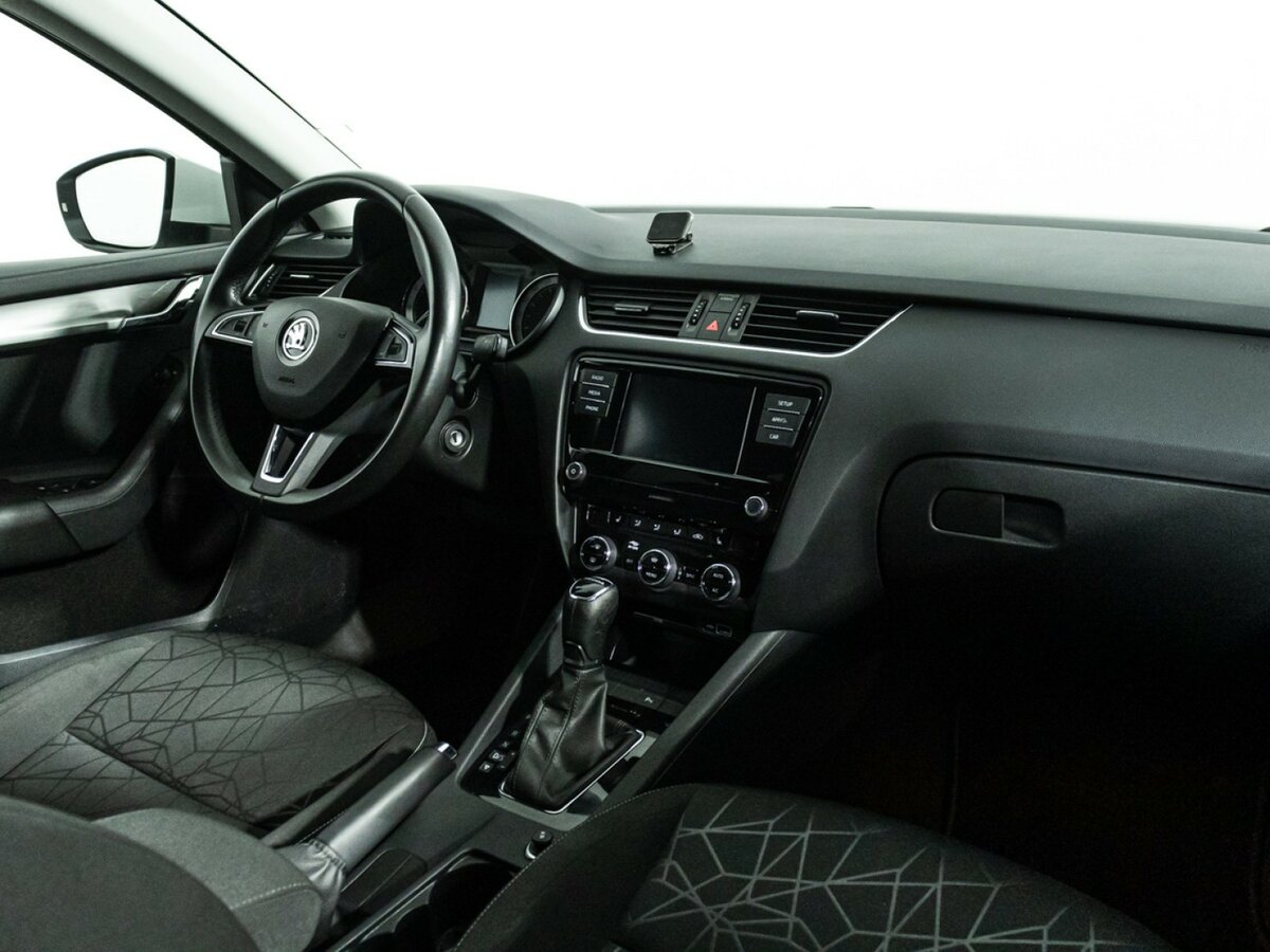Купить Skoda Octavia с пробегом. Фото: #8