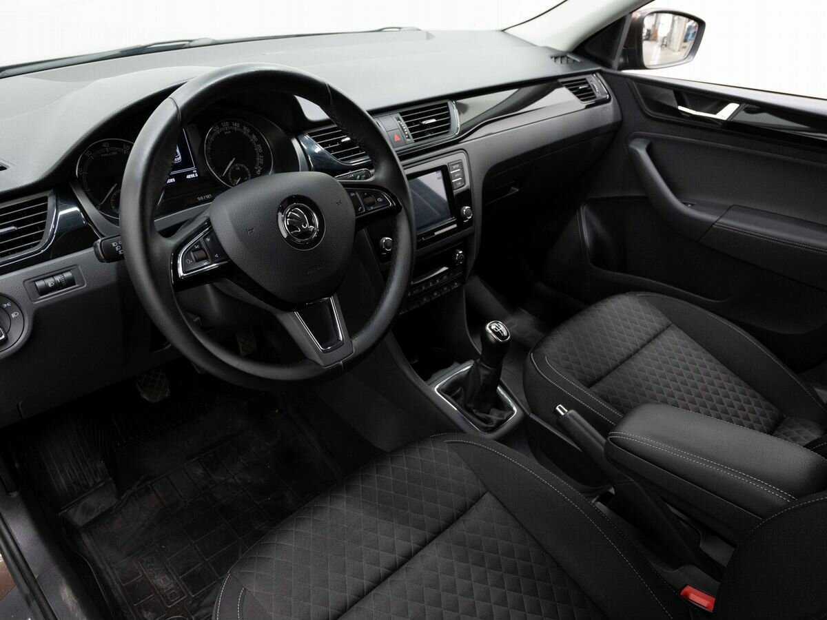 Купить Skoda Rapid с пробегом. Фото: #8