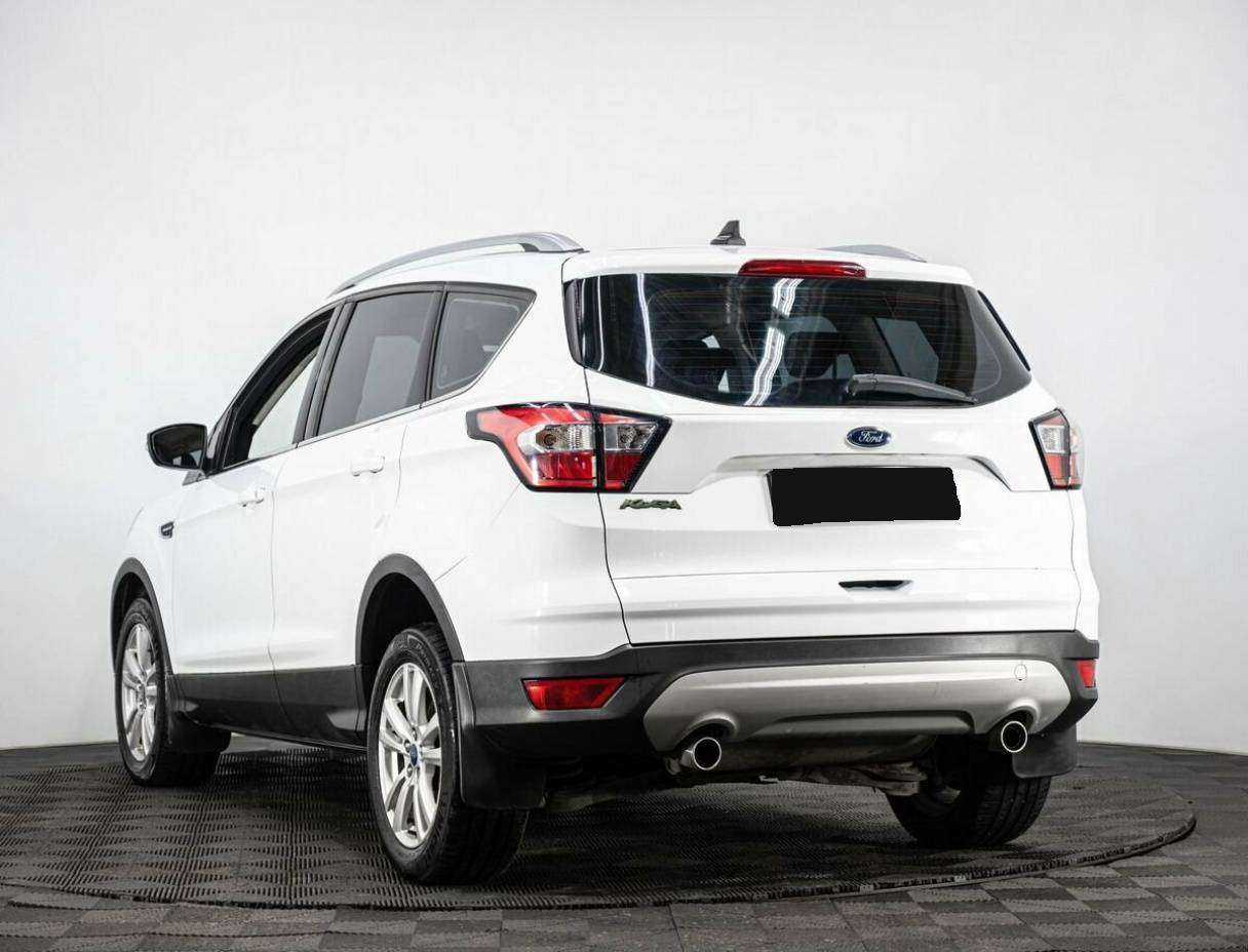 Купить Ford Kuga с пробегом. Фото: #3