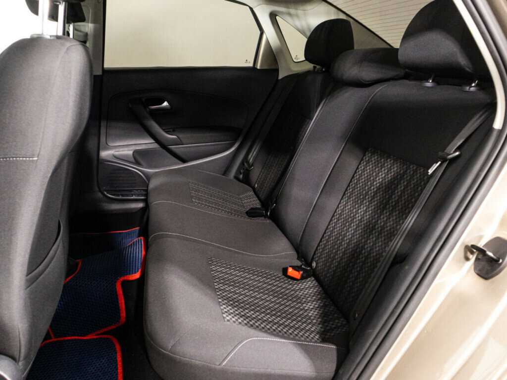 Купить Volkswagen Polo с пробегом. Фото: #9