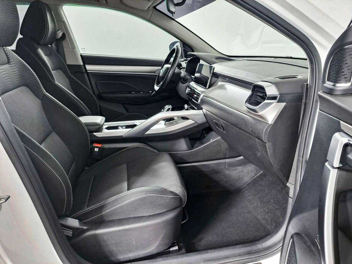 Купить Geely Coolray с пробегом. Фото: #8