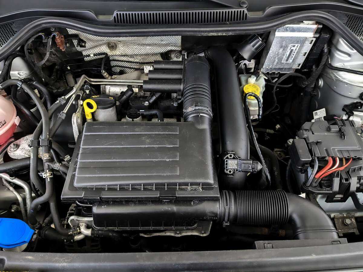 Купить Volkswagen Polo с пробегом. Фото: #8