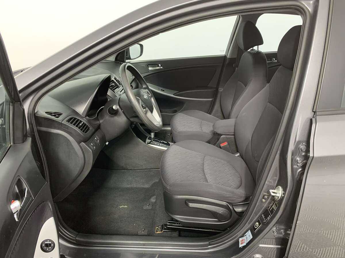 Купить Hyundai Solaris с пробегом. Фото: #13