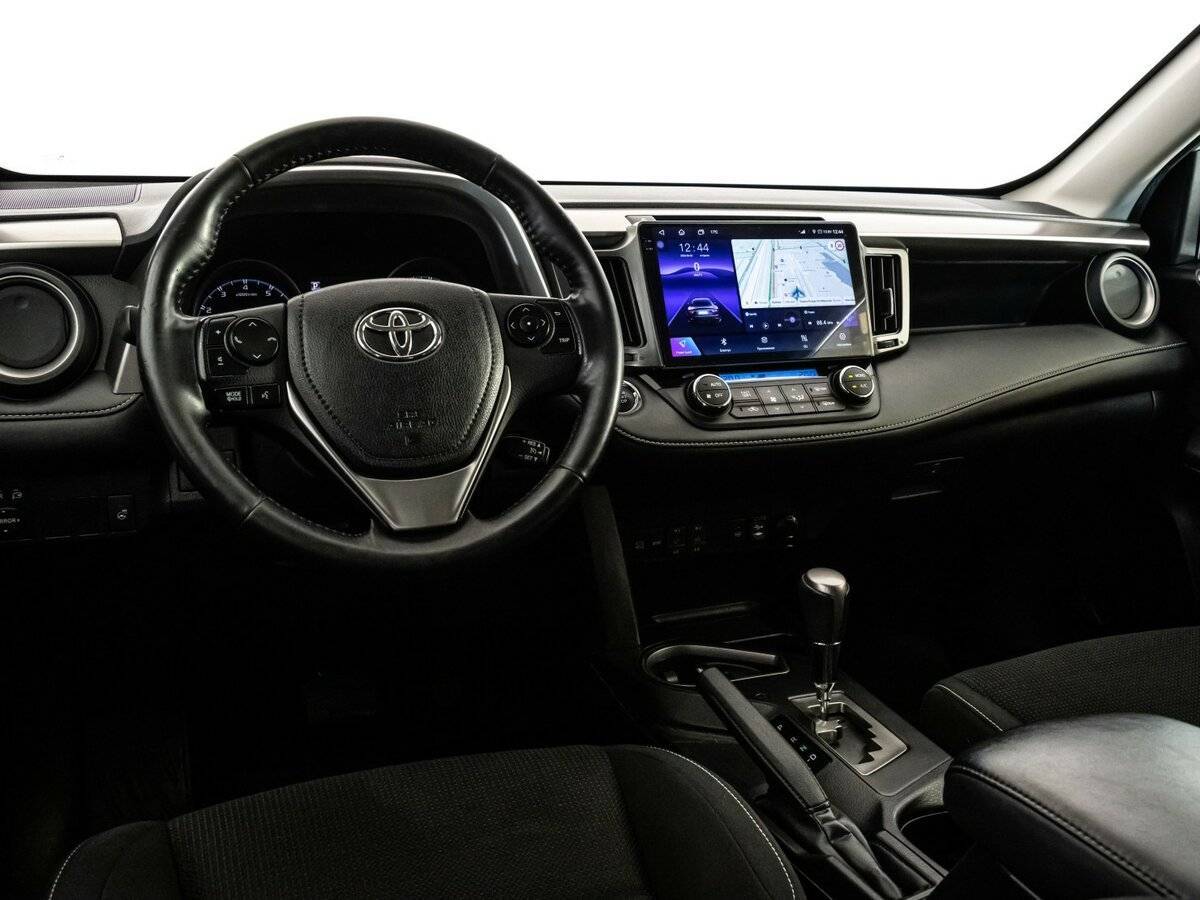 Купить Toyota RAV4 с пробегом. Фото: #8