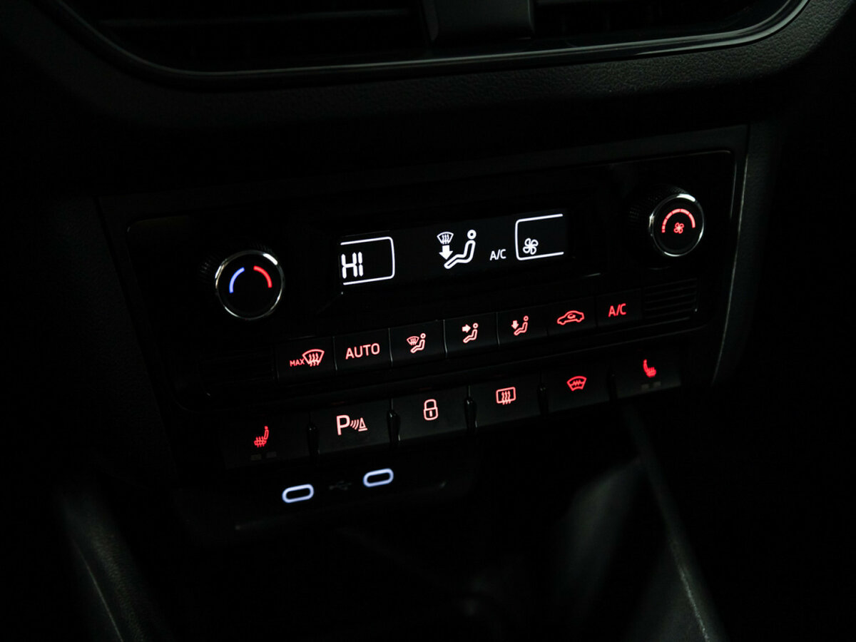 Купить Volkswagen Polo с пробегом. Фото: #13