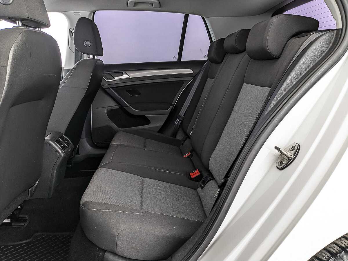 Купить Volkswagen Golf с пробегом. Фото: #17