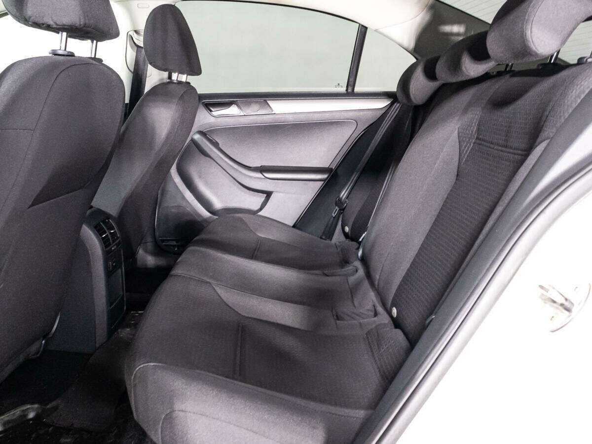 Купить Volkswagen Jetta с пробегом. Фото: #9
