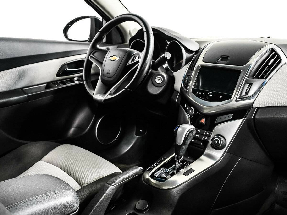Купить Chevrolet Cruze с пробегом. Фото: #8