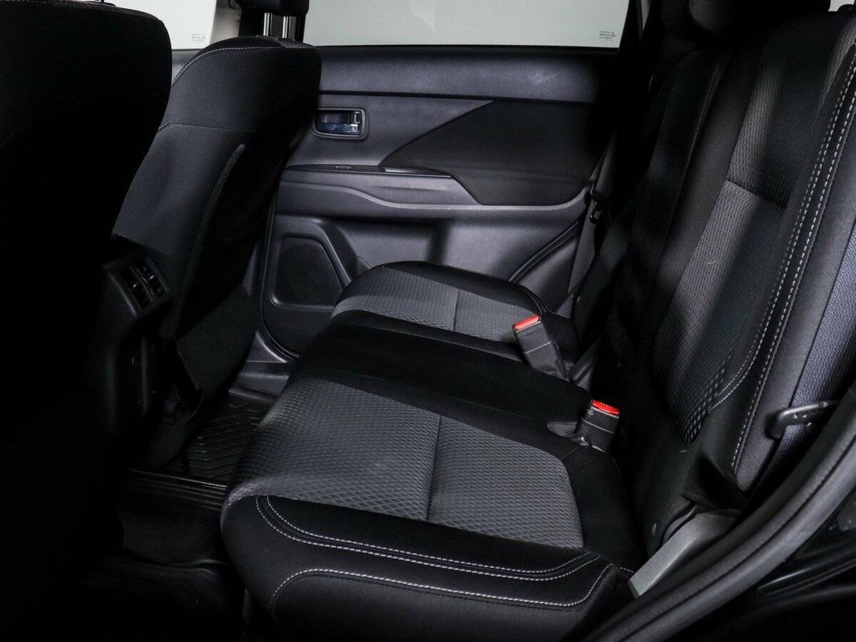 Купить Mitsubishi Outlander с пробегом. Фото: #9
