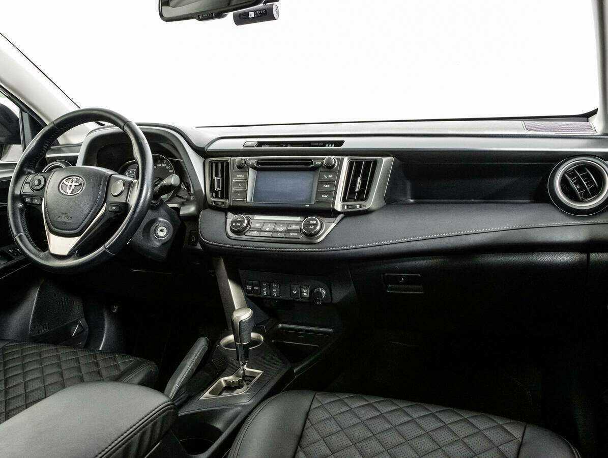 Купить Toyota RAV4 с пробегом. Фото: #8