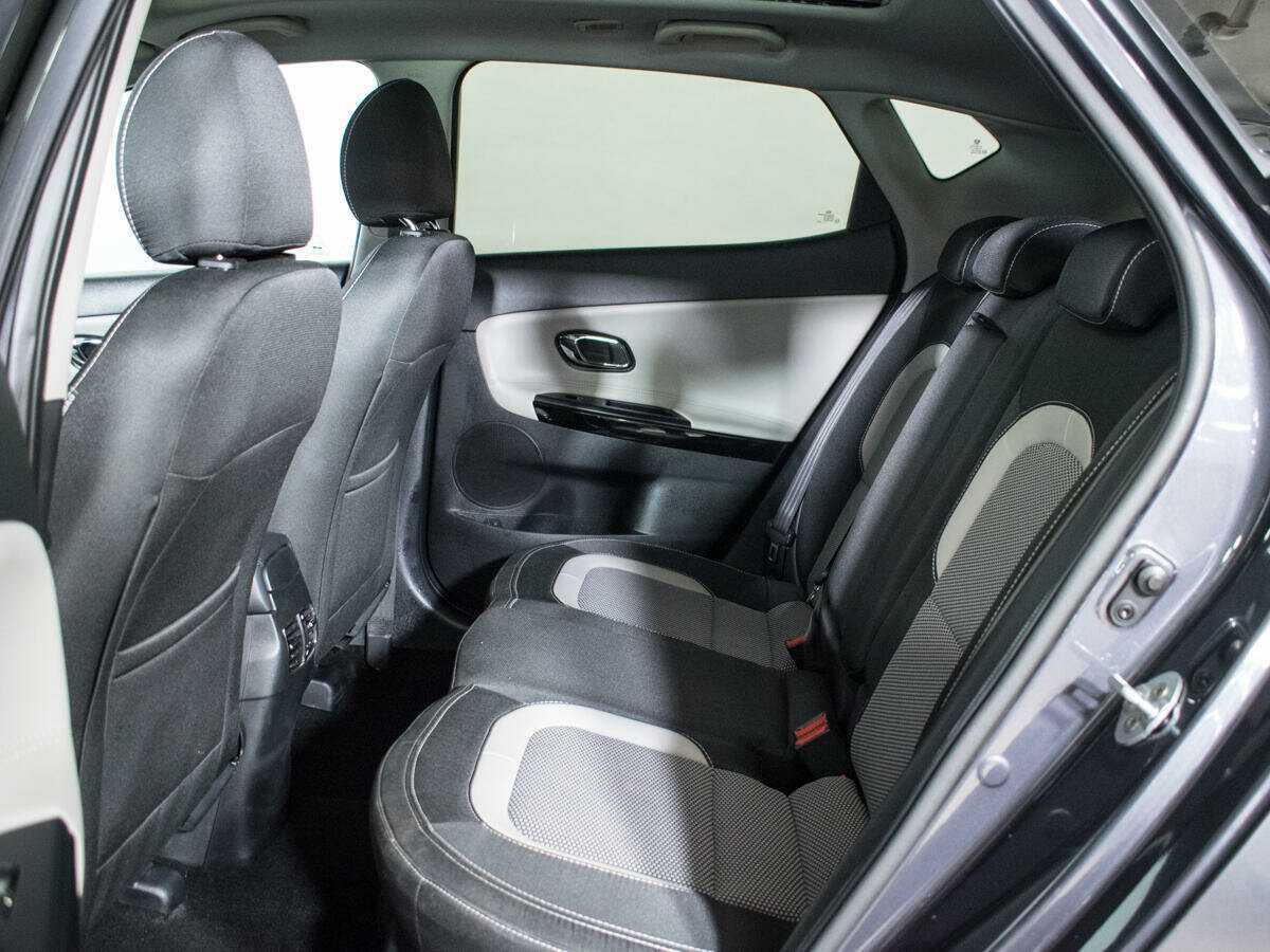 Купить Kia Ceed с пробегом. Фото: #9