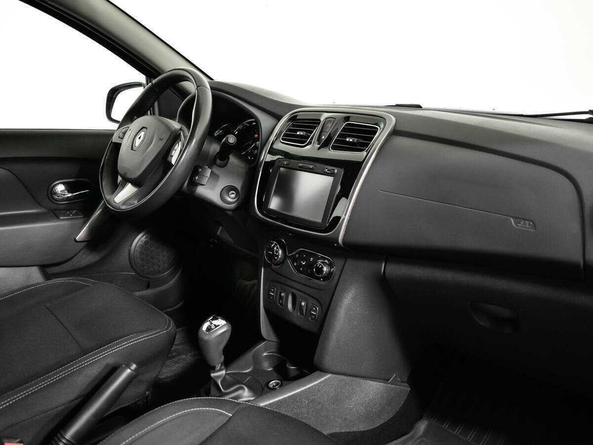 Купить Renault Sandero с пробегом. Фото: #8