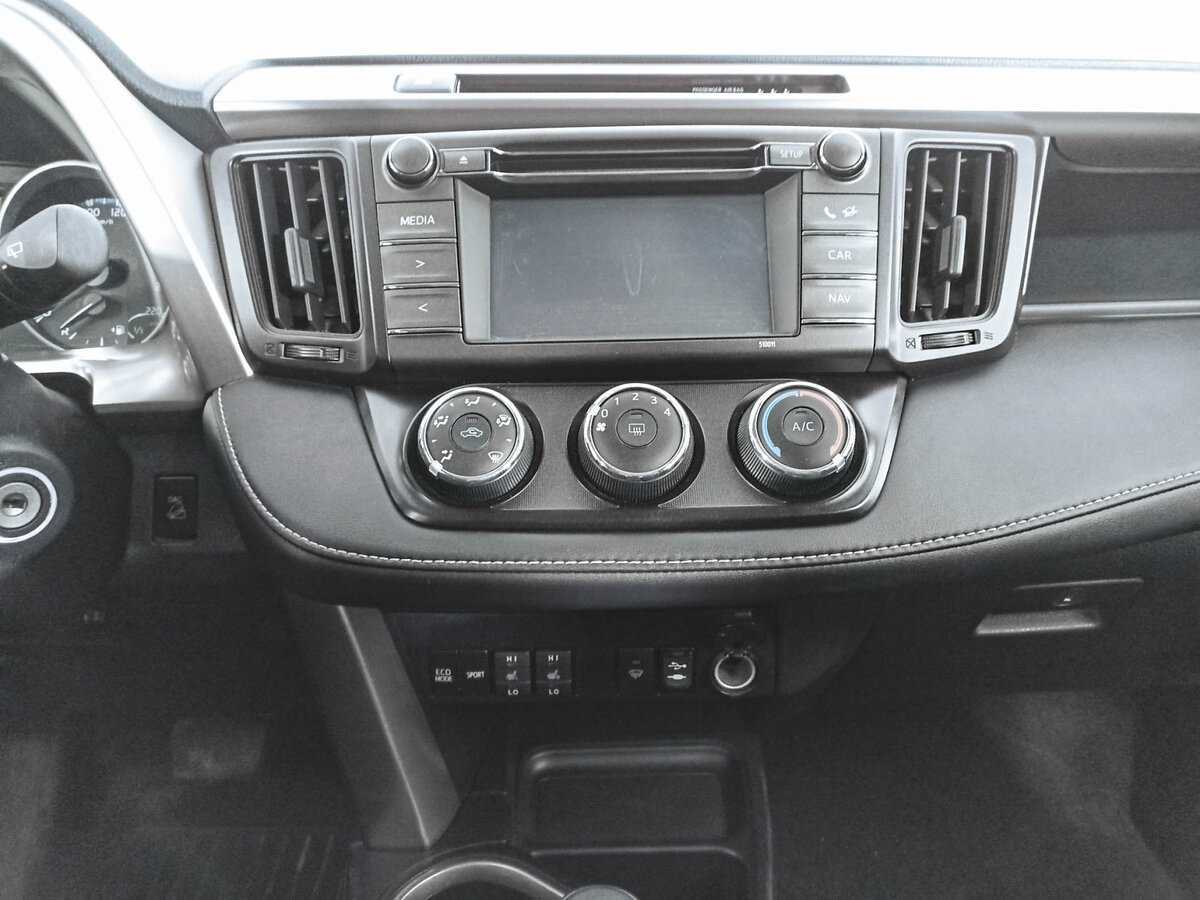 Купить Toyota RAV4 с пробегом. Фото: #13