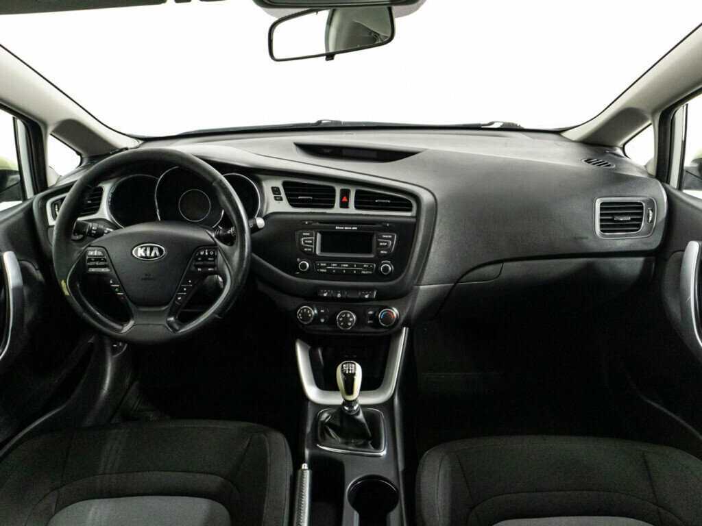 Купить Kia Ceed с пробегом. Фото: #12
