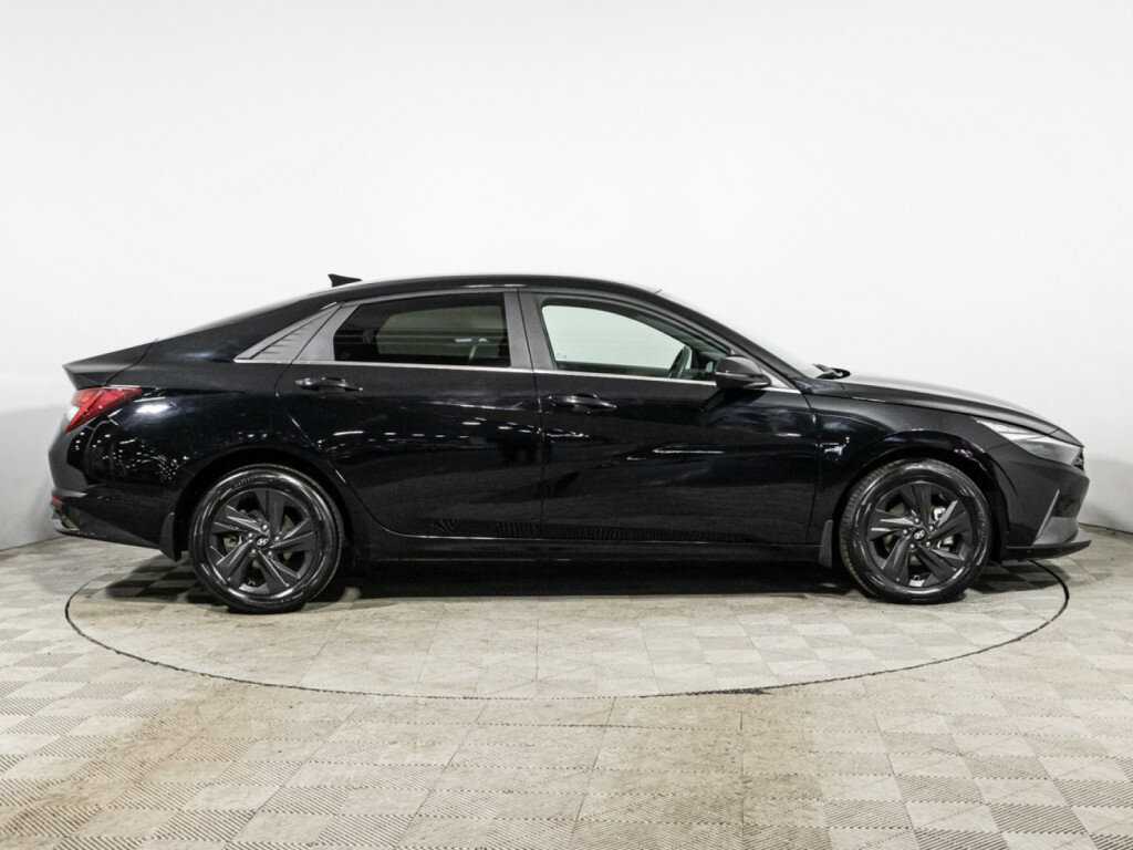 Купить Hyundai Elantra с пробегом. Фото: #3