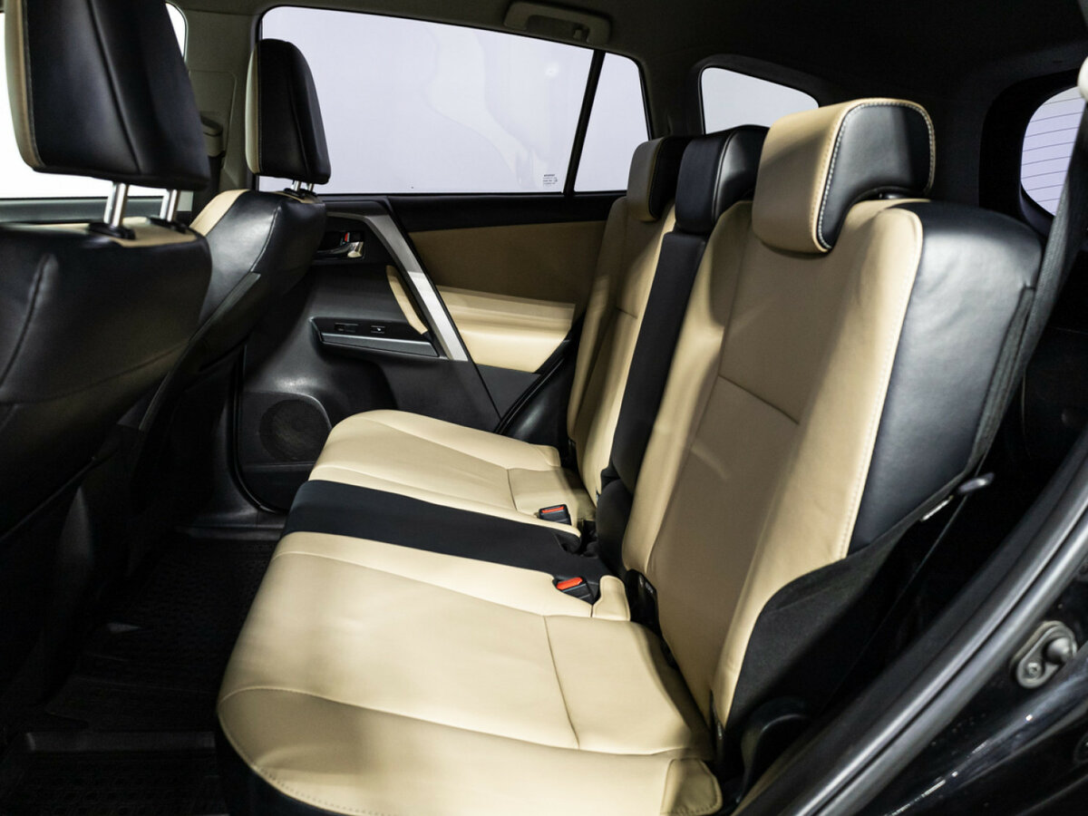 Купить Toyota RAV4 с пробегом. Фото: #7