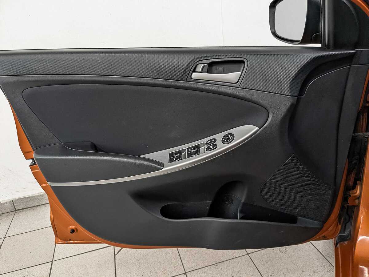 Купить Hyundai Solaris с пробегом. Фото: #16