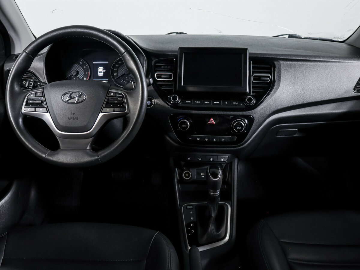 Купить Hyundai Solaris с пробегом. Фото: #9