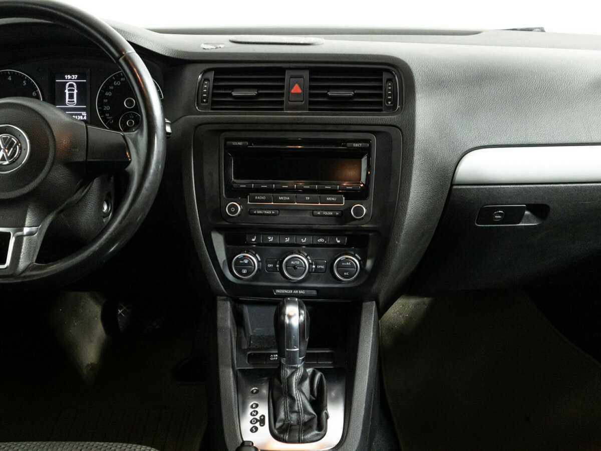 Купить Volkswagen Jetta с пробегом. Фото: #13