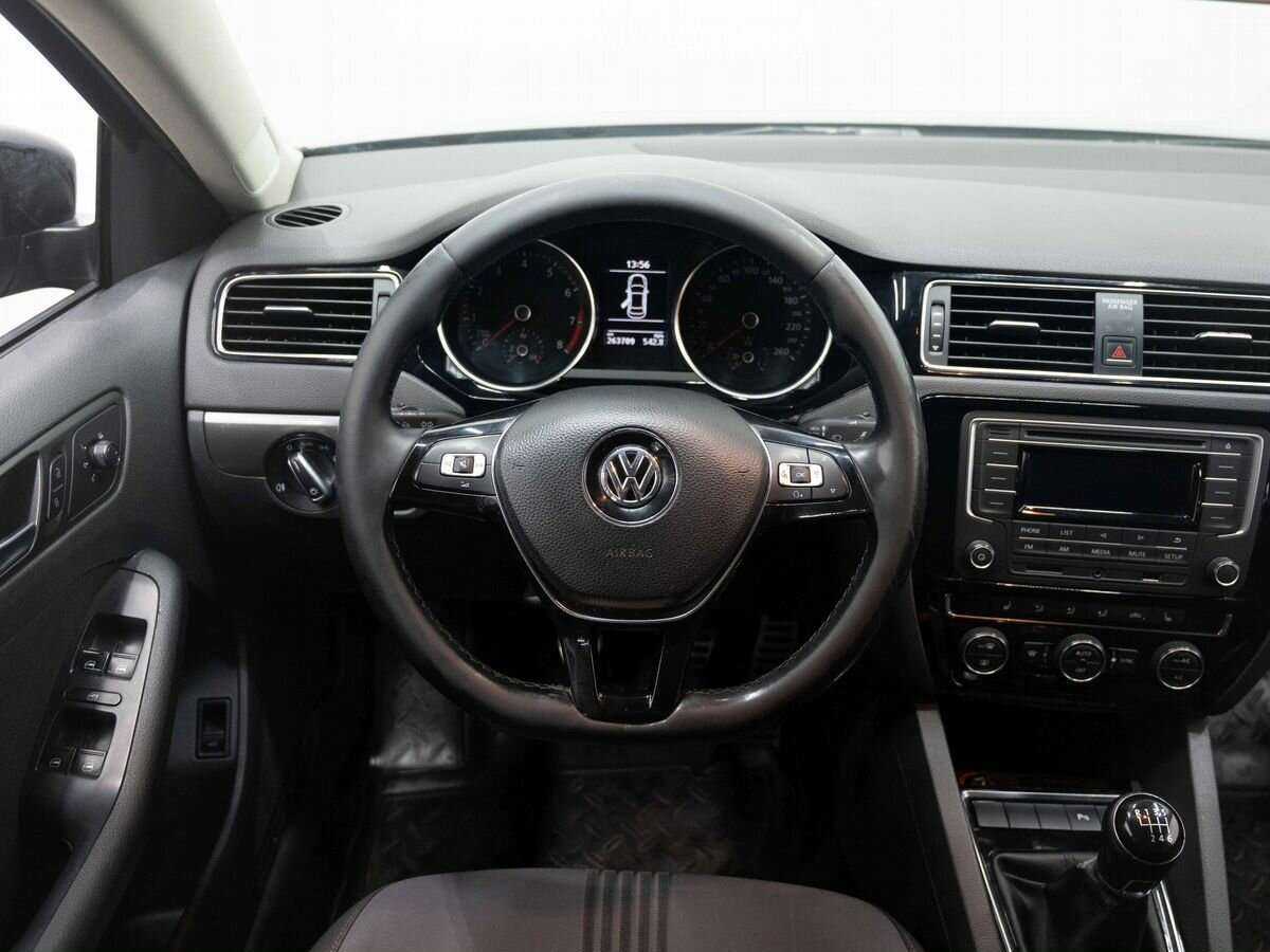 Купить Volkswagen Jetta с пробегом. Фото: #12
