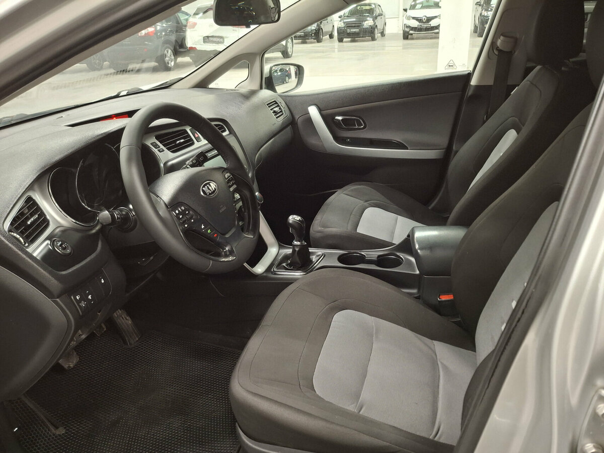 Купить Kia Ceed с пробегом. Фото: #15