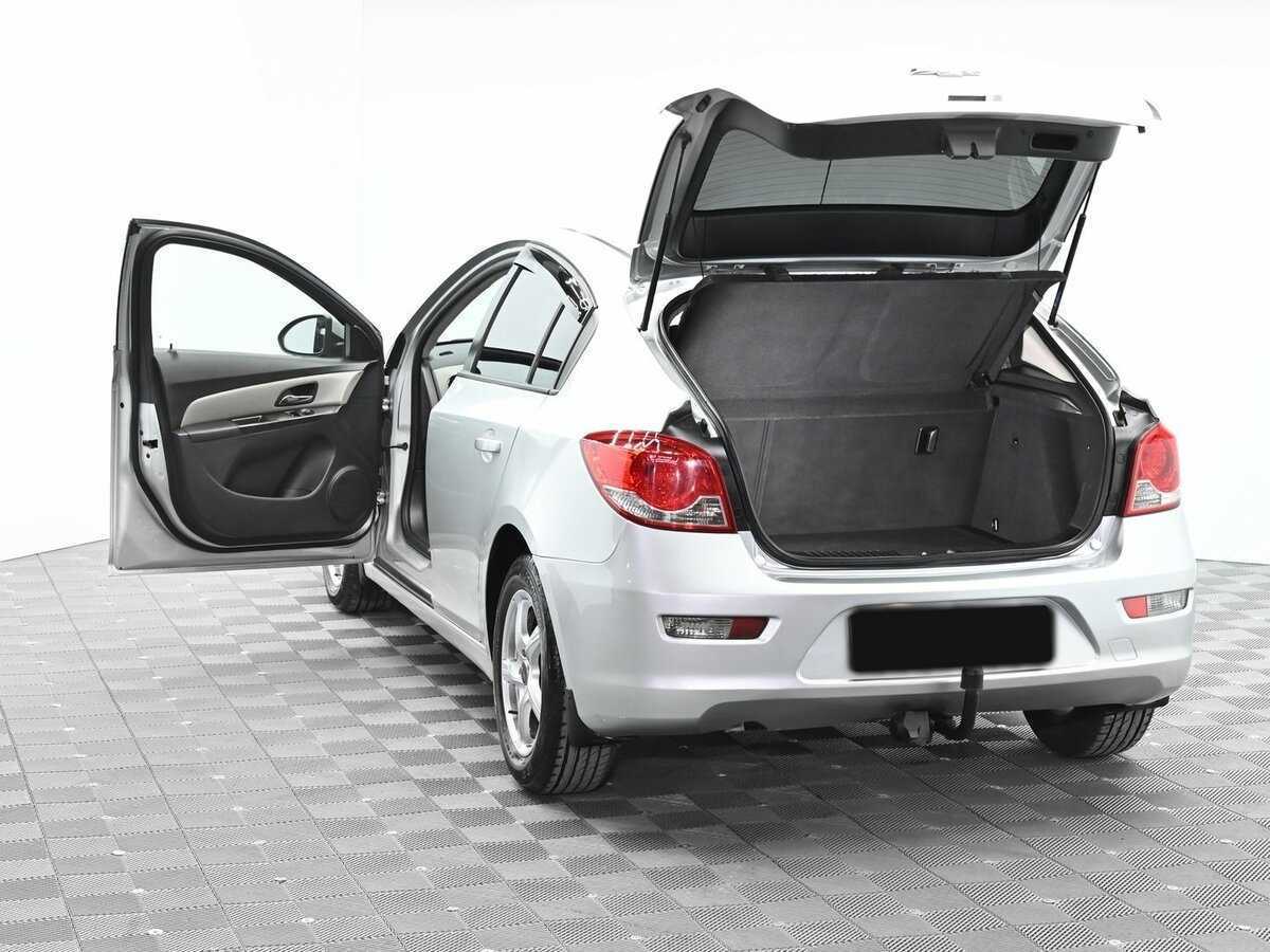 Купить Chevrolet Cruze с пробегом. Фото: #4