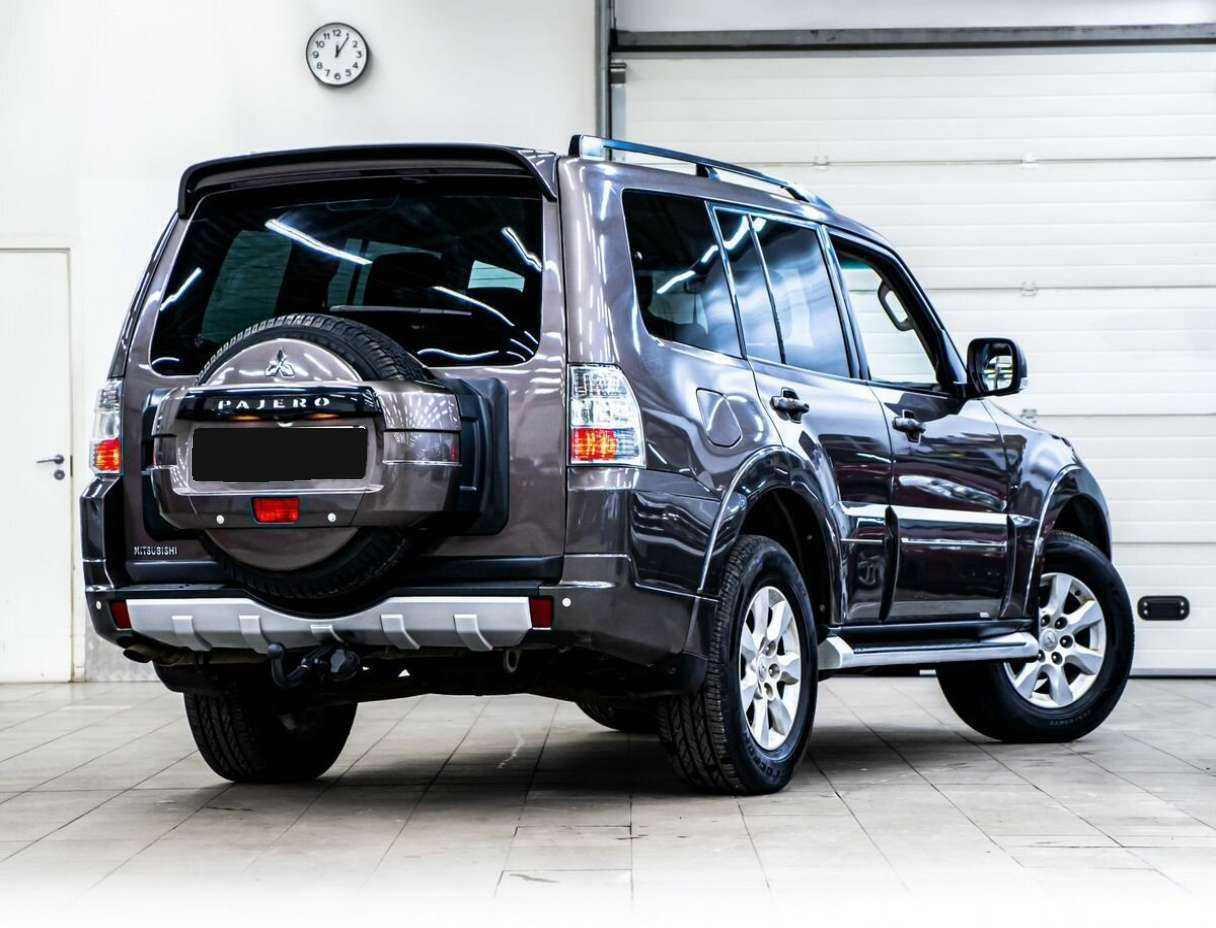 Купить Mitsubishi Pajero с пробегом. Фото: #2