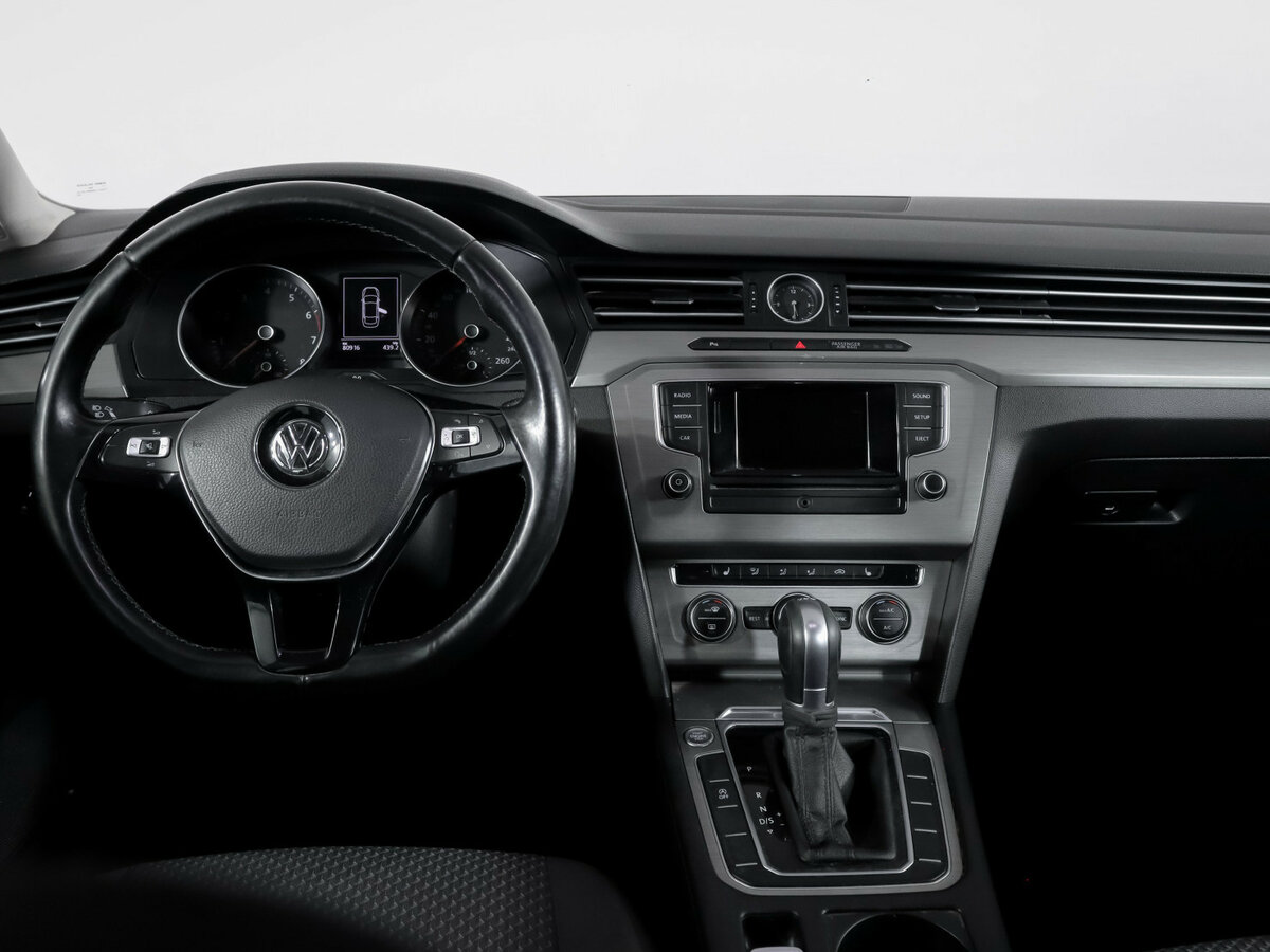 Купить Volkswagen Passat с пробегом. Фото: #11