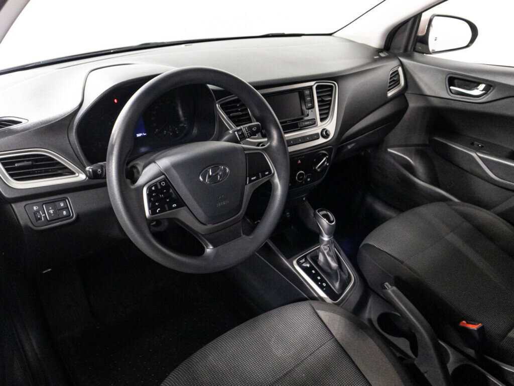 Купить Hyundai Solaris с пробегом. Фото: #10