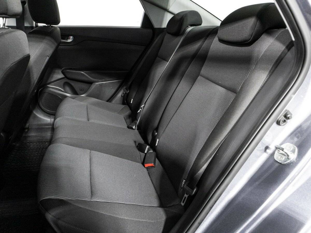 Купить Hyundai Solaris с пробегом. Фото: #9