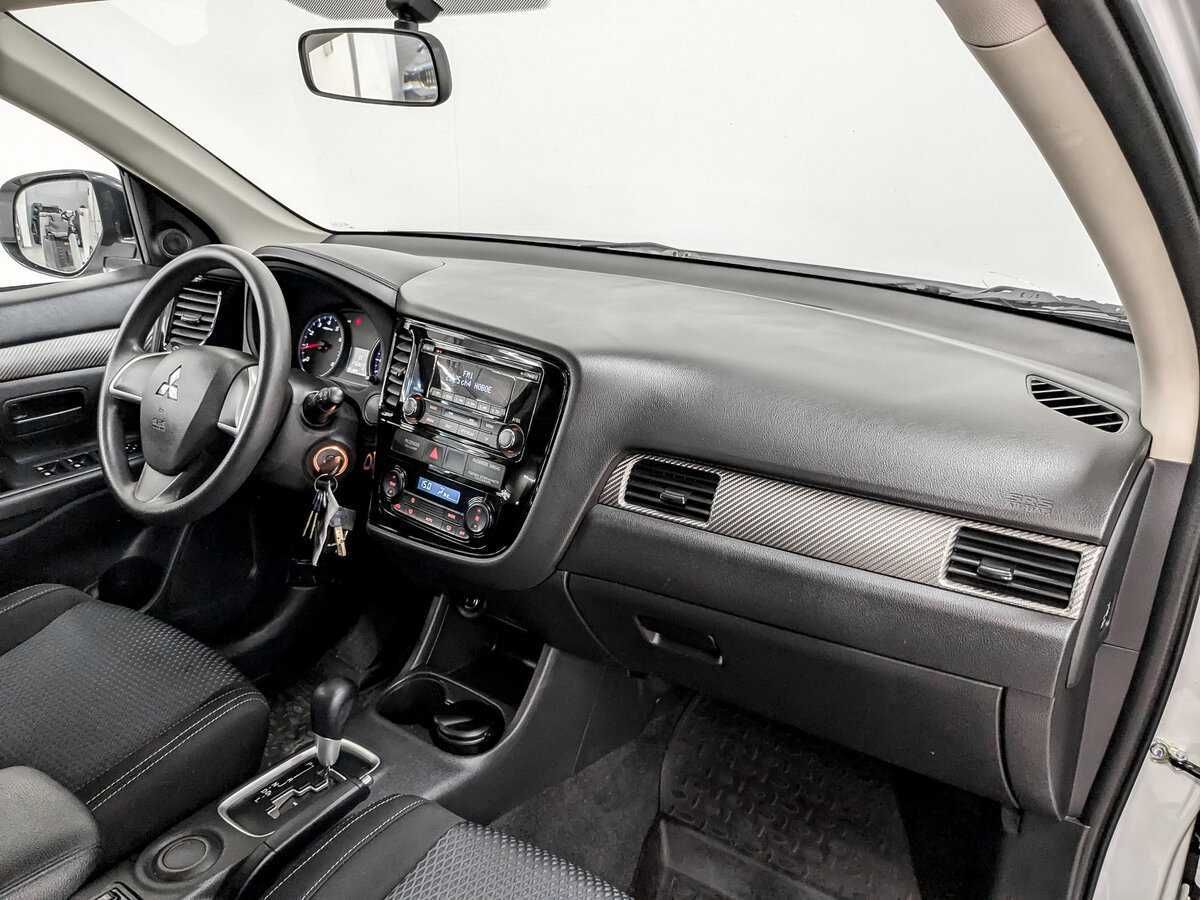 Купить Mitsubishi Outlander с пробегом. Фото: #10