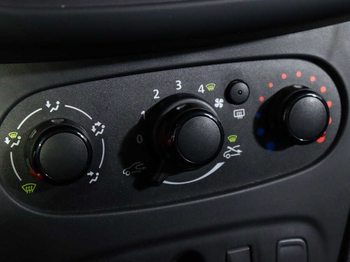 Купить Renault Logan с пробегом. Фото: #14