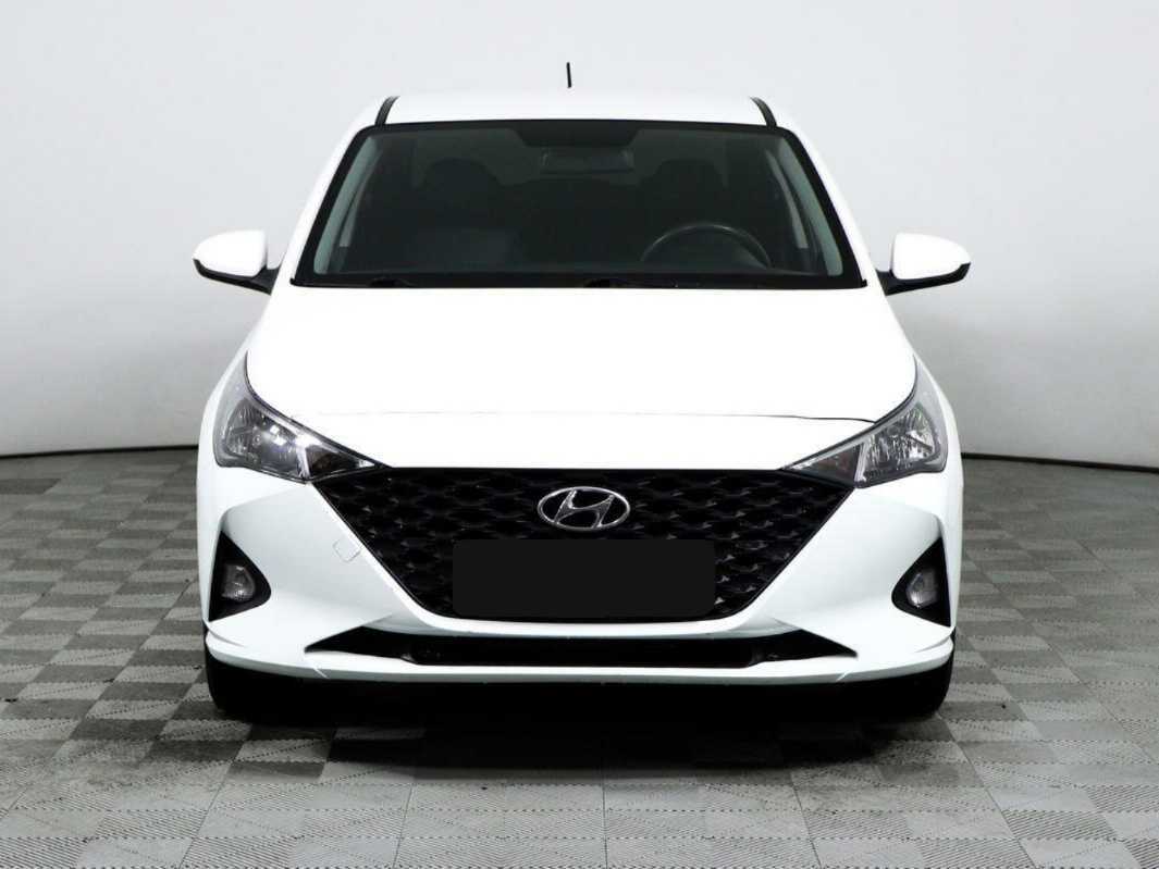 Купить Hyundai Solaris с пробегом. Фото: #1