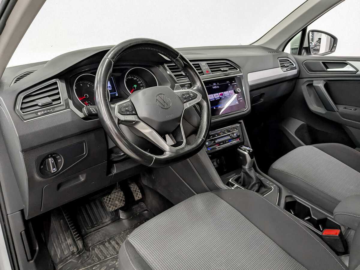 Купить Volkswagen Tiguan с пробегом. Фото: #15