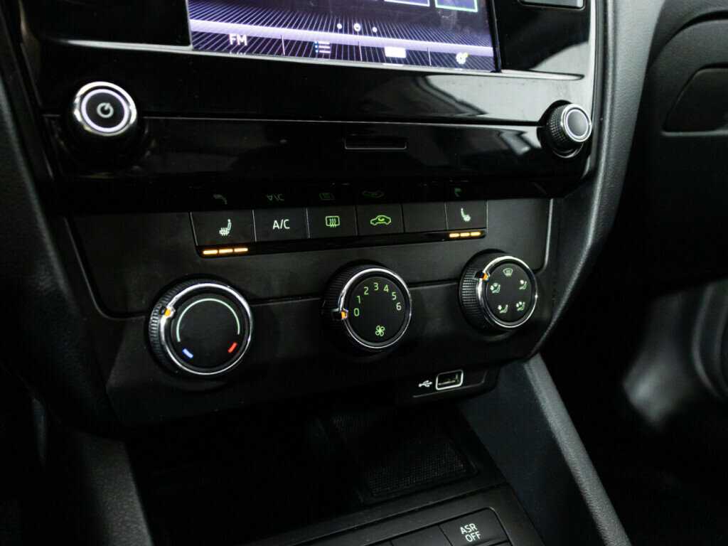 Купить Skoda Octavia с пробегом. Фото: #15