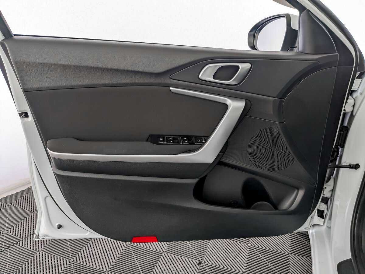 Купить Kia Ceed с пробегом. Фото: #14