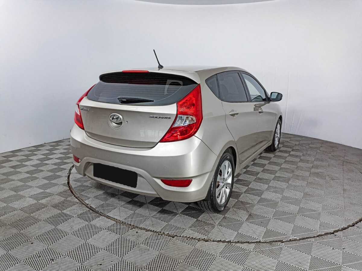 Купить Hyundai Solaris с пробегом. Фото: #4