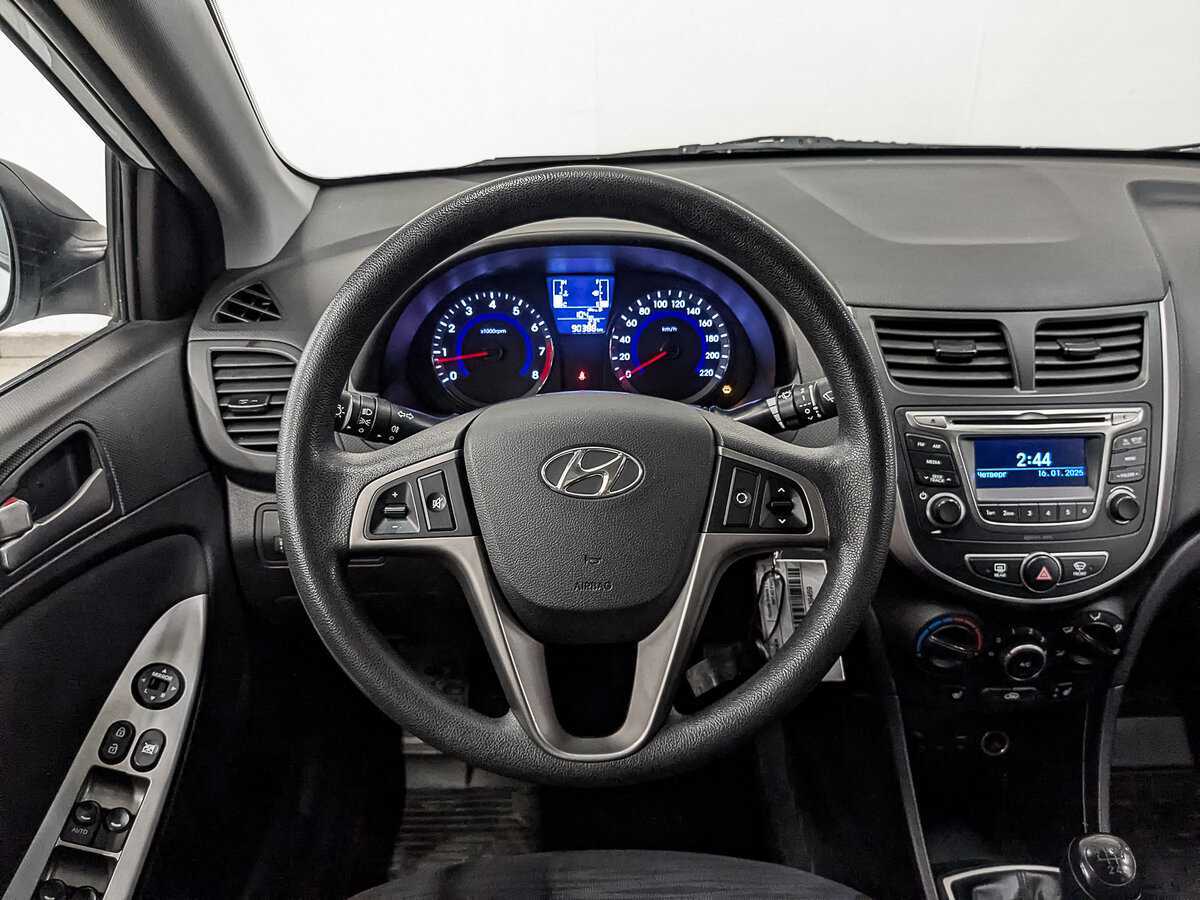 Купить Hyundai Solaris с пробегом. Фото: #19