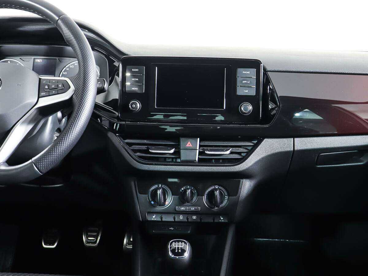 Купить Volkswagen Polo с пробегом. Фото: #11