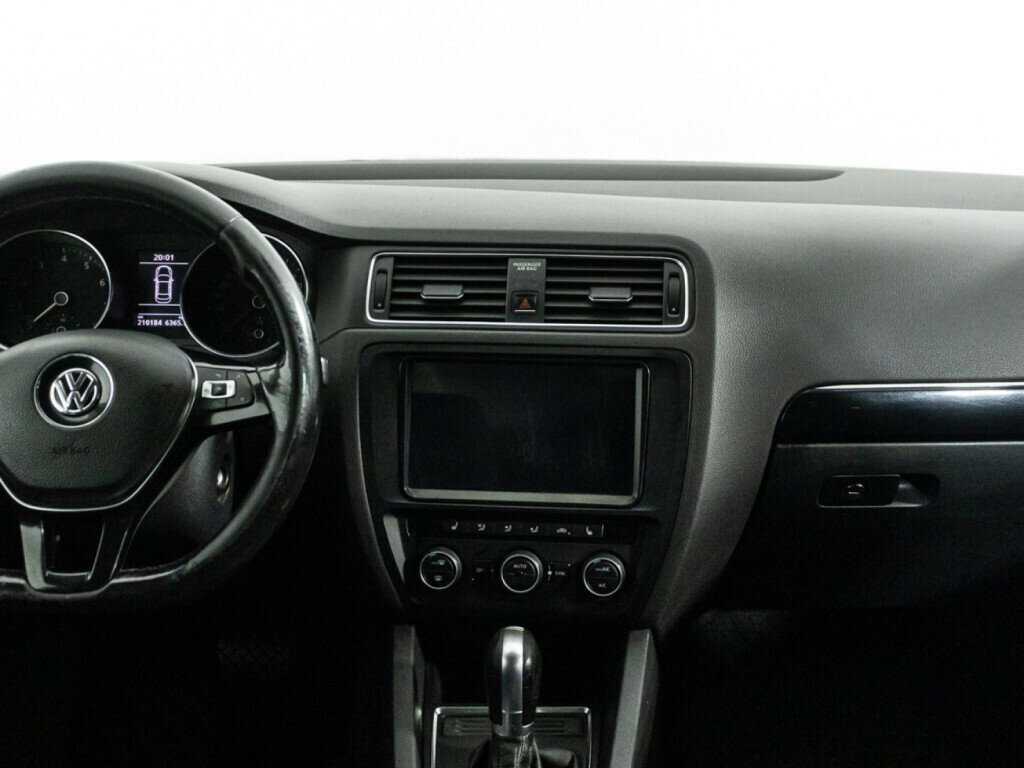 Купить Volkswagen Jetta с пробегом. Фото: #13