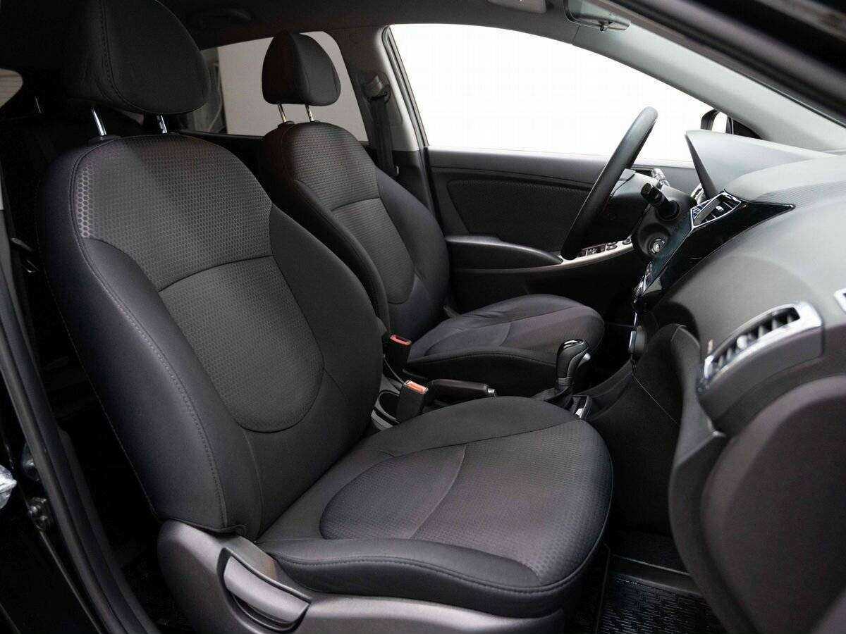 Купить Hyundai Solaris с пробегом. Фото: #11